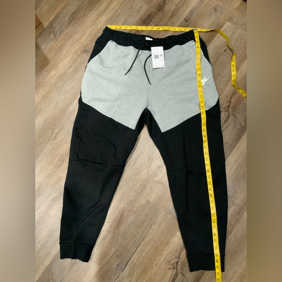 New Nike Tech Fleece Slim Fit Joggers Pants Black Grey CU4495-016 Mens Size 2XL - Picture 5 of 10